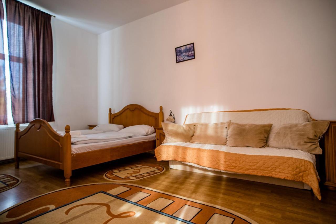 Hotel Marion Dumbraveni  Exteriér fotografie