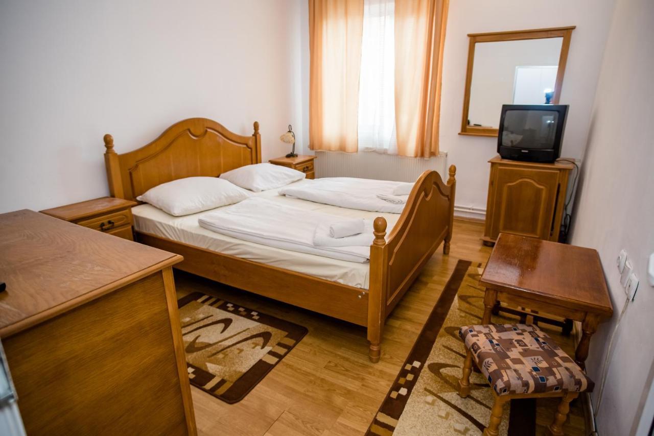 Hotel Marion Dumbraveni  Exteriér fotografie